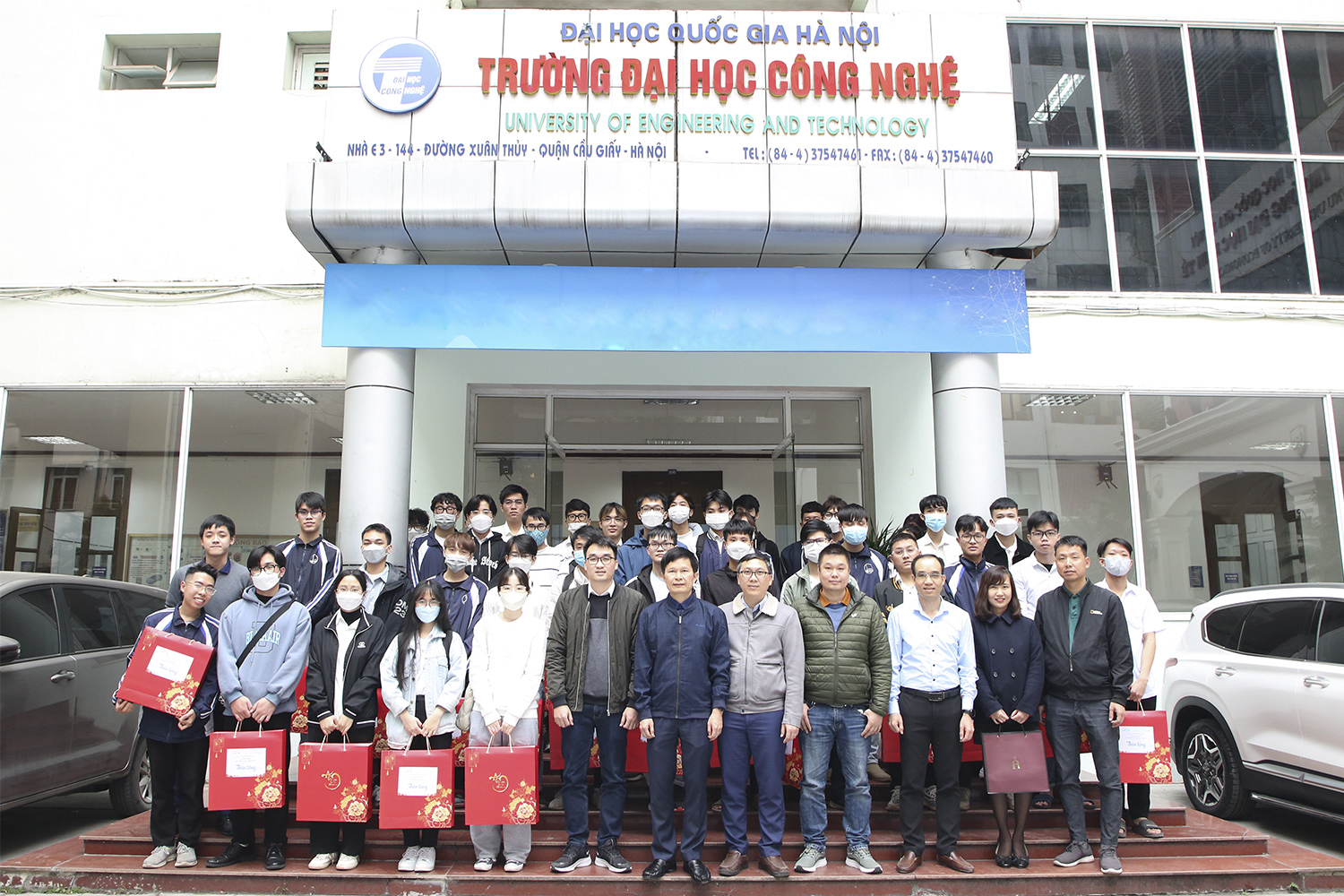 Công ty Cổ phần An ninh mạng Việt Nam tặng quà Tết cho sinh viên trường Đại học Công nghệ – Đại học Quốc gia Hà Nội